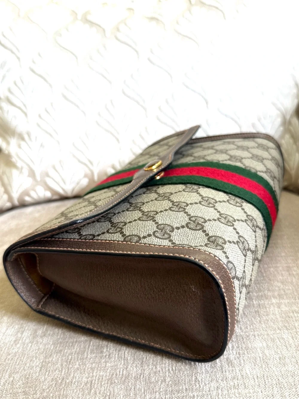 Authentic Gucci brown monogram supreme canvas clutch bag red green accents